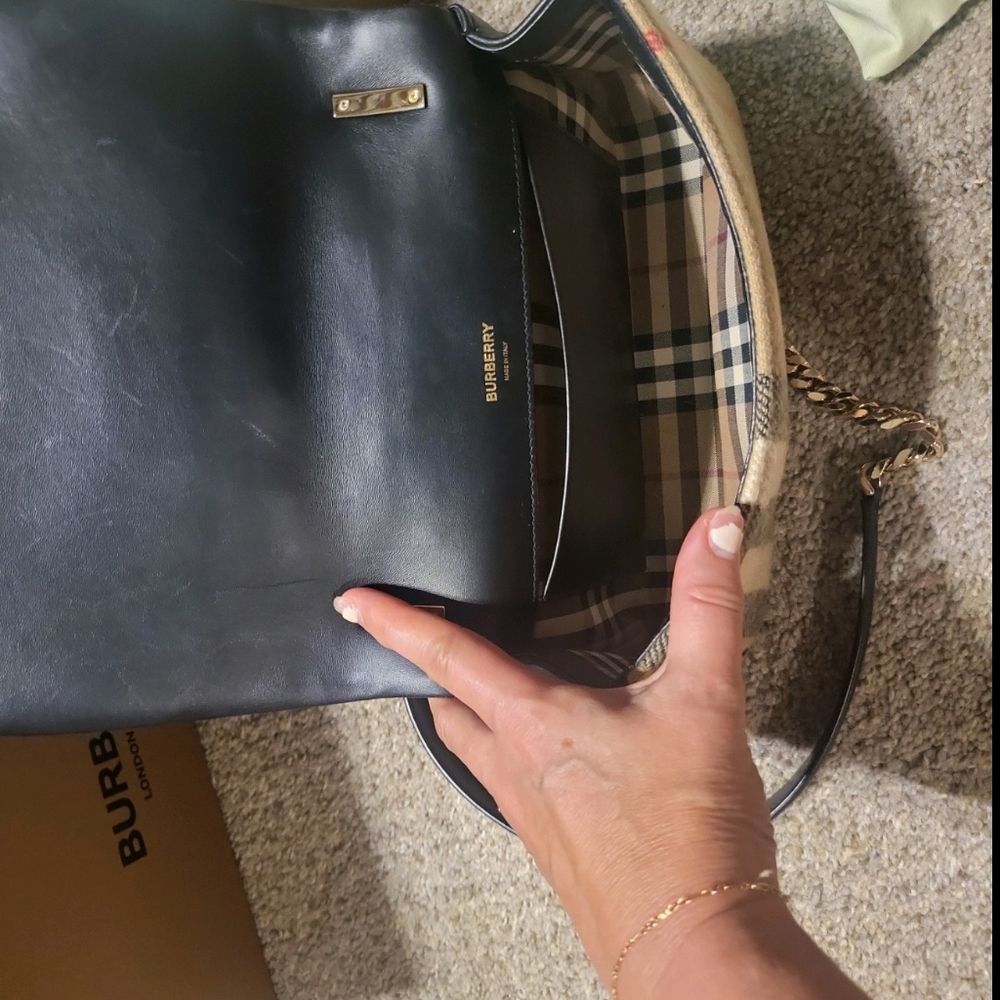 Burberry Check Cashmere Check Boucle Lola Bag & black leather - Picture 2 of 10